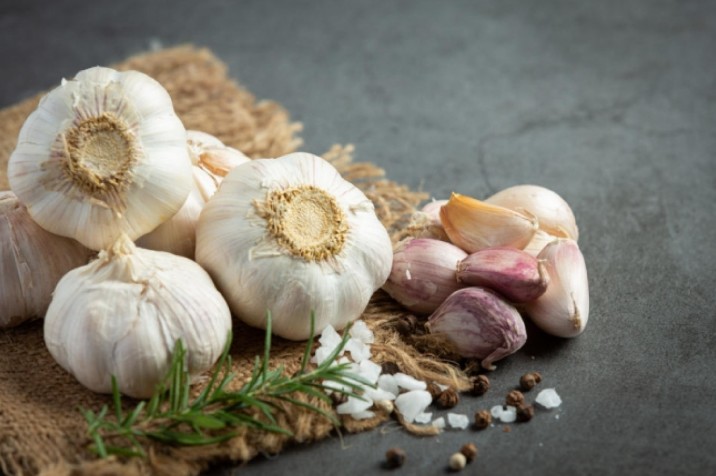 Pola hidup sehat dengan bawang putih